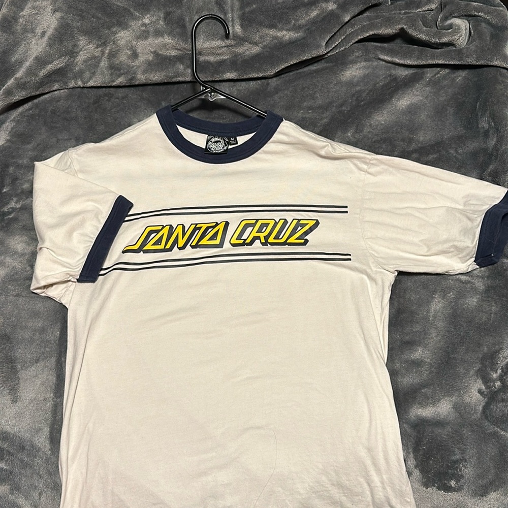Santa Cruz t shirt size medium
